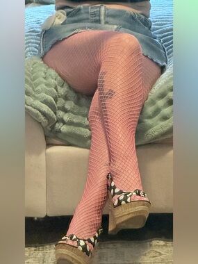 Whole Outfit Lace Blouse Jean Mini Pink Fishnets Polka Dot heels Pearl Necklace